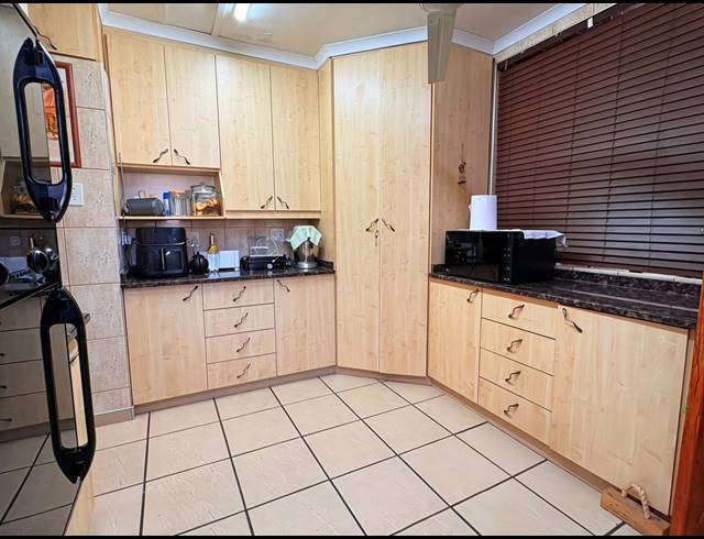 3 BEDROOM HOUSE FOR SALE IN SASOLBURG EXT 4